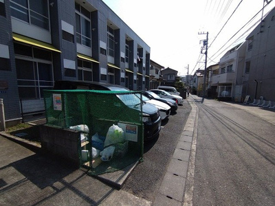 【その他】 | レオパレスマ・フレール | 駐車場　他社管理
