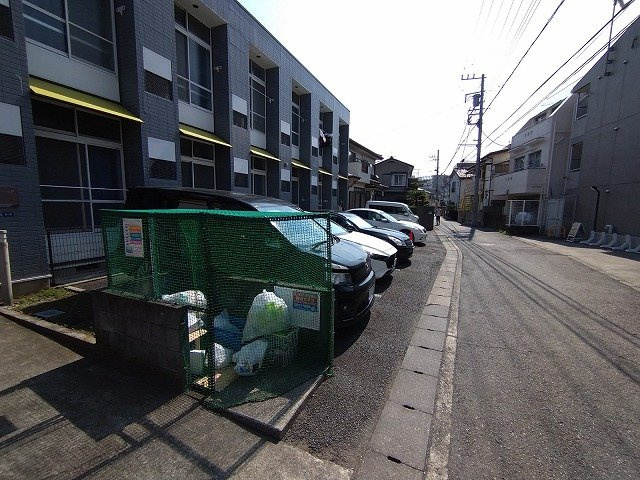 【その他】 | レオパレスマ・フレール | 駐車場　他社管理