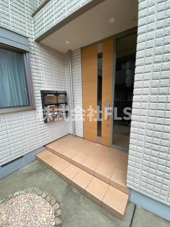 豊島区千川１丁目の賃貸マンションのエントランス