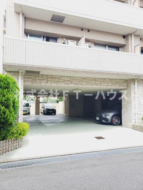 エスペランサⅡの駐車場