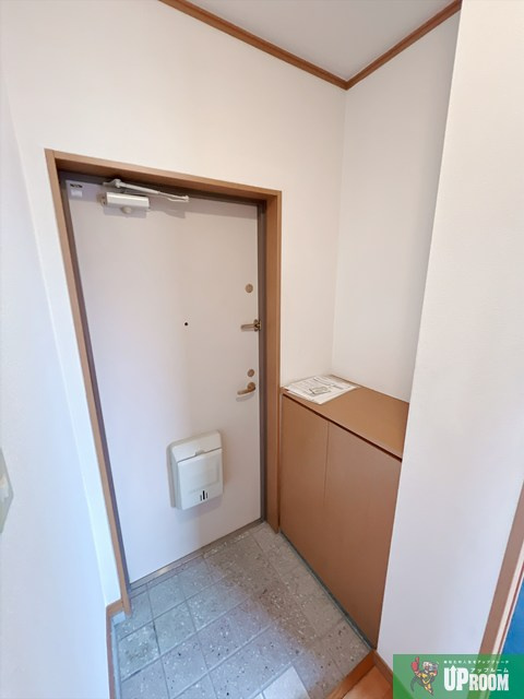 ワイズタワー徳川の玄関