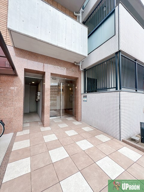 ワイズタワー徳川のエントランス