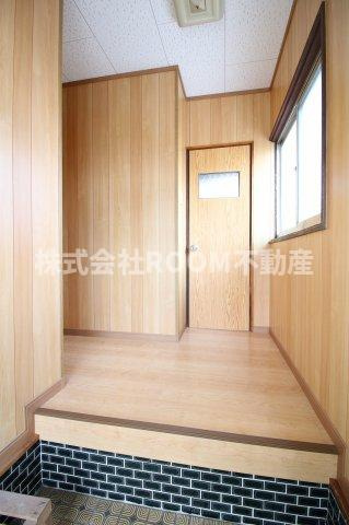 野村貸家(下川東)の玄関