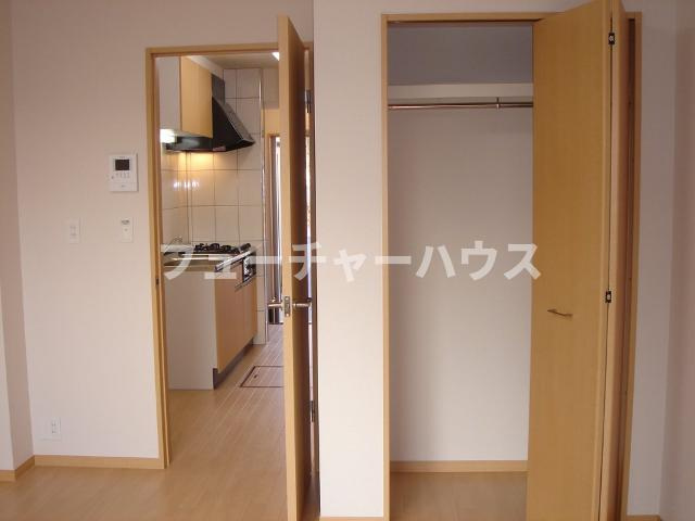 アーデン（ＡＲＤＥＮ）の収納|洋室