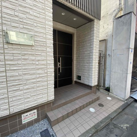 SUN蔵前のエントランス