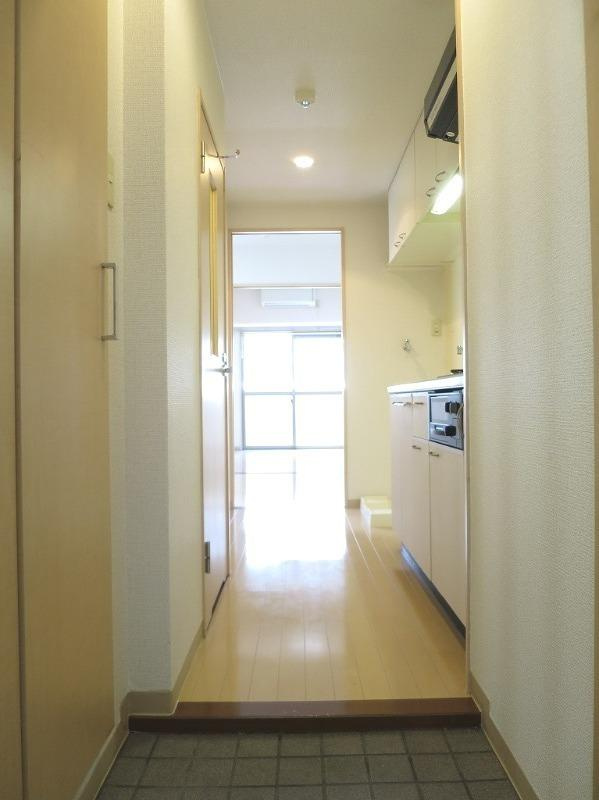 福岡市博多区博多駅前４丁目の賃貸マンションの玄関
