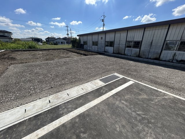 新築　佐波郡玉村町板井　LIGNAGE　7号棟の駐車場|現地写真　駐車スペースは並列3台可能です！

