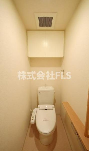 中央区日本橋箱崎町の賃貸マンションのトイレ