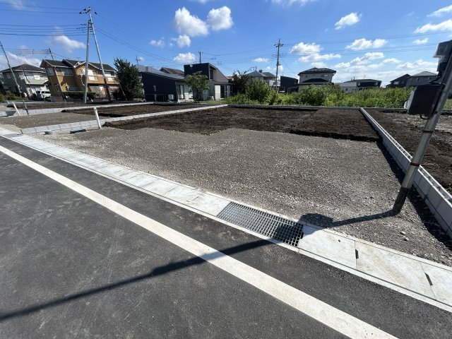 新築　佐波郡玉村町板井　LIGNAGE　8号棟の駐車場|現地写真　駐車スペースは並列2～3台可能です！

