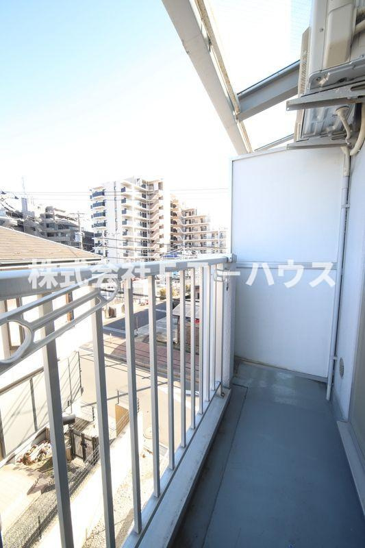バーミリオン市川のバルコニー