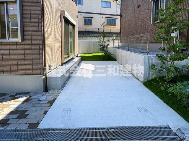 Bloomiの駐車場