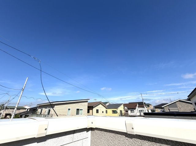 越谷市大竹２号棟　新築戸建の展望|澄み切った空を一望できる見晴らしの良さ。毎朝バルコニーに出て深呼吸したくなるロケーションです。