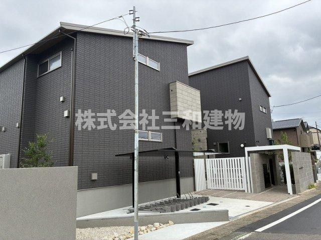 BLOOM COURT