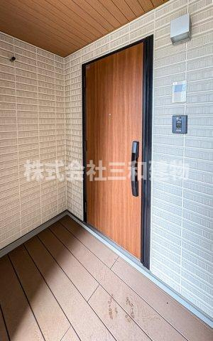BLOOM COURTの玄関