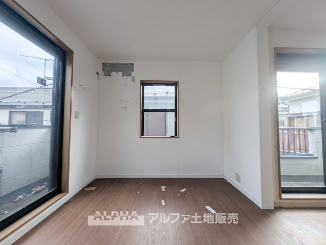 東村山市久米川町2丁目　中古戸建の洋室|【Private Room】
◆洋室◆2階に3つの洋室を配置。寝室や子ども部屋、ワークスペースなど家族構成に合わせて使い分けられます。