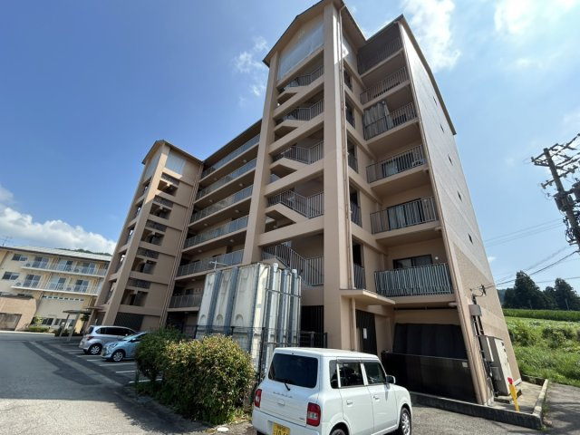 2026/8/2NEW　売マンション　高山市新宮町　650万　ケアタウン悠生4階の外観