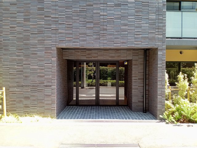 SHOKEN Residence川崎生田のエントランス