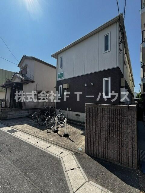 クリスタルコートのエントランス