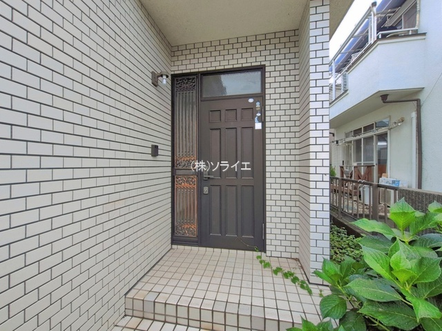 狭山市柏原1期　中古戸建の玄関