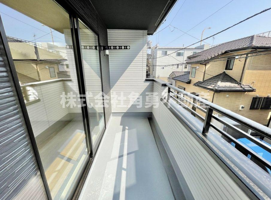 平塚市達上ヶ丘1期　新築一戸建て　１号棟の内観：施工例|《施工例》バルコニー
