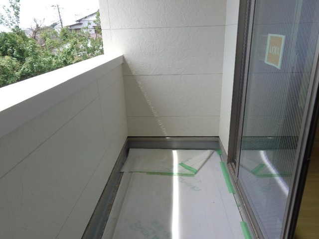 横浜市栄区鍛冶ケ谷２丁目のアパートのバルコニー