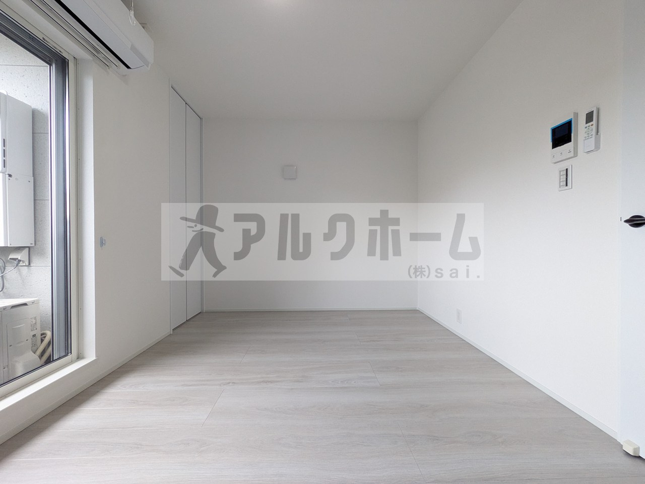 REGIES八尾駅前の居間・リビング