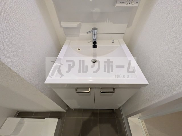 REGIES八尾駅前の洗面所