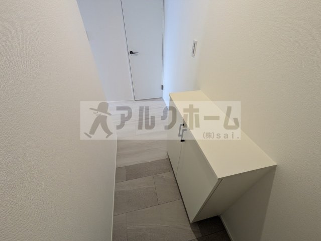 REGIES八尾駅前の玄関