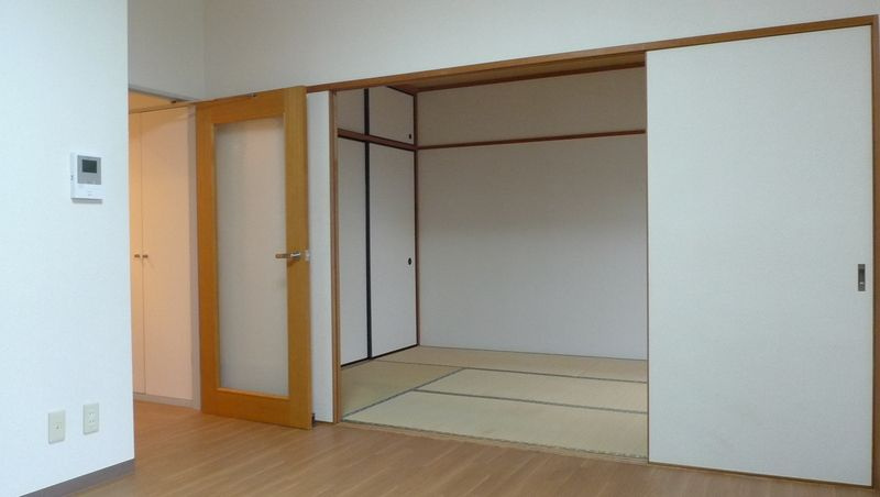 ドエル砂押橋の居間・リビング