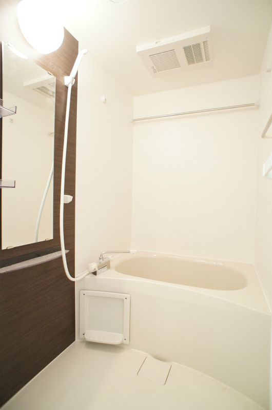鎌倉市岩瀬１丁目の賃貸マンションの浴室