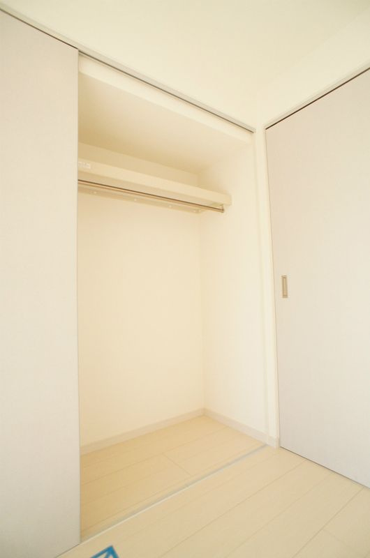 鎌倉市岩瀬１丁目の賃貸マンションの収納