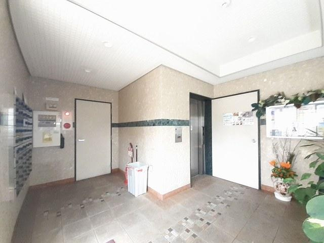 福岡市博多区博多駅南６丁目の賃貸マンションのロビー