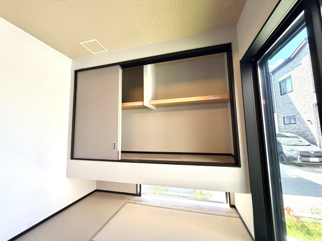 越谷市花田２期１号棟グランフェリディア新築戸建の収納|布団の出し入れがスムーズに行える十分な横幅と奥行き。畳んだ布団をサッとしまえて部屋を広く使えます。