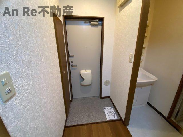 川口市東川口５丁目の賃貸マンションの玄関