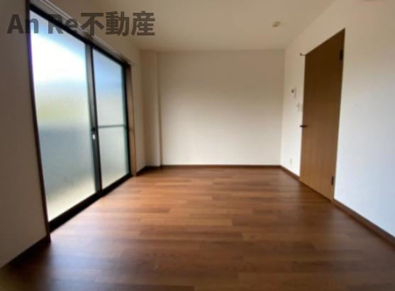 川口市東川口５丁目の賃貸マンションの洋室