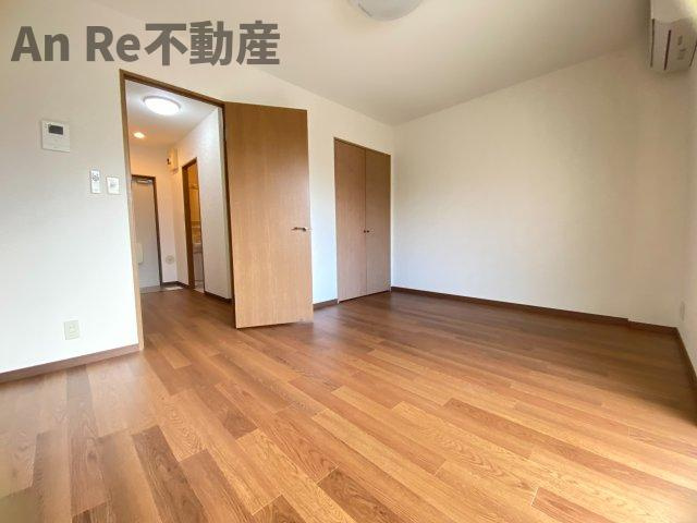 川口市東川口５丁目の賃貸マンションの居間・リビング