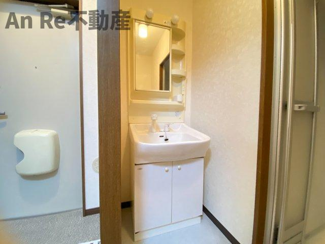 川口市東川口５丁目の賃貸マンションの洗面所