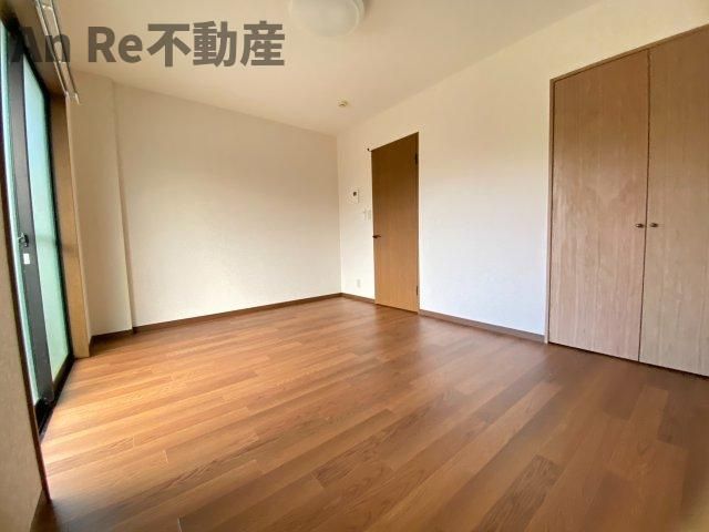 川口市東川口５丁目の賃貸マンションの居間・リビング
