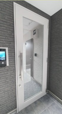 ジーメゾン春日部南中曽根のエントランス