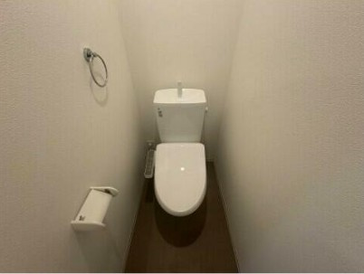 ジーメゾン春日部南中曽根のトイレ