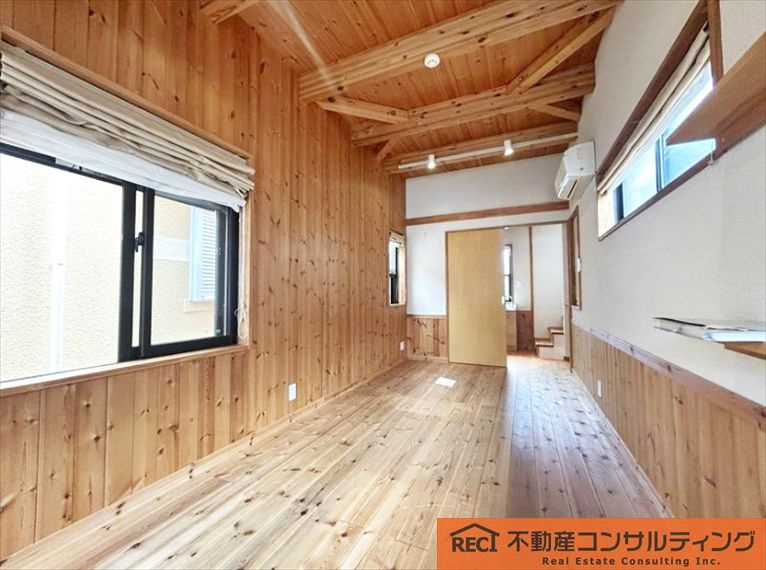 西宮市浜町　中古戸建の洋室