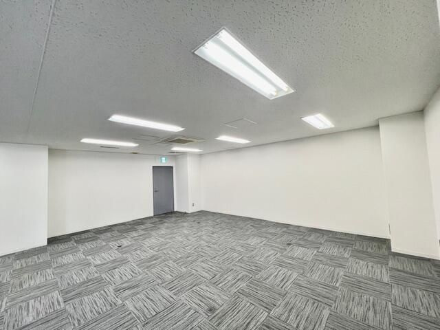 雅光園ビルの寝室