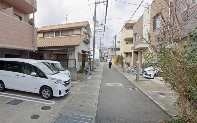 アクトアベンテの周辺