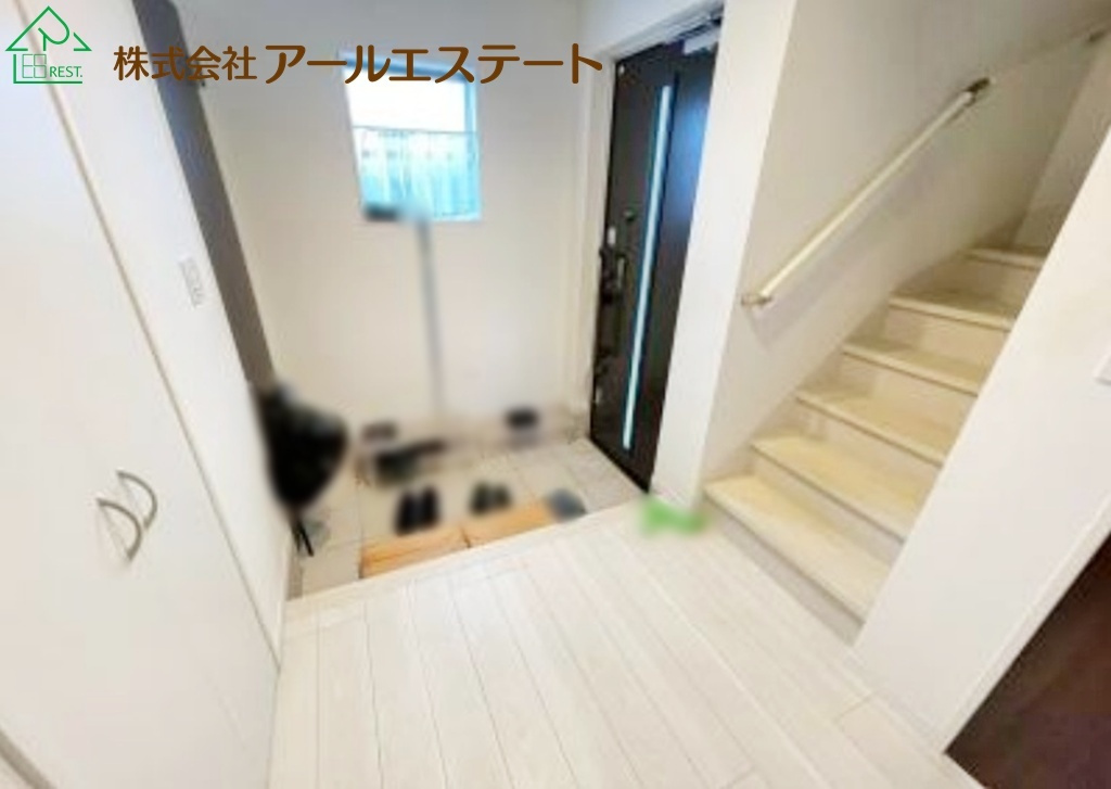 姫路市白浜町宇佐崎中1丁目　　山陽電鉄「八家駅」徒歩7分の玄関