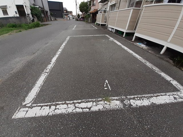 カームＳＴⅠの駐車場