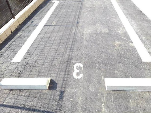 サンティールの駐車場