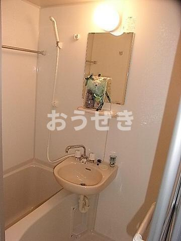 コルモ上大岡の浴室