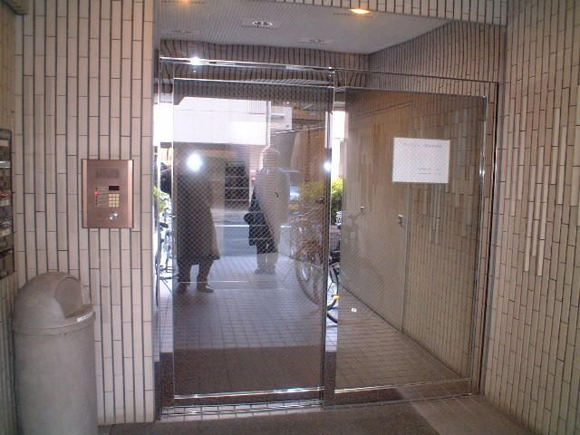 パーク・ノヴァ横浜五番館のエントランス