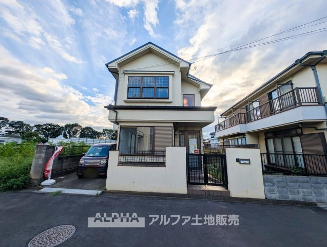 東村山市恩多町2丁目　中古一戸建　全室南向きの外観|【Sunny Residence】
◆陽当たり良好◆閑静な住宅街に佇む戸建住宅。陽当たりにも恵まれ、明るさを感じながら暮らせます。