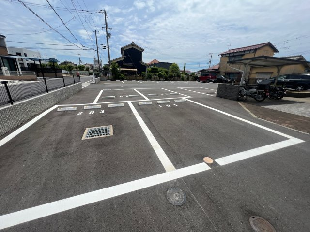 ラ・フォーレ C棟の駐車場